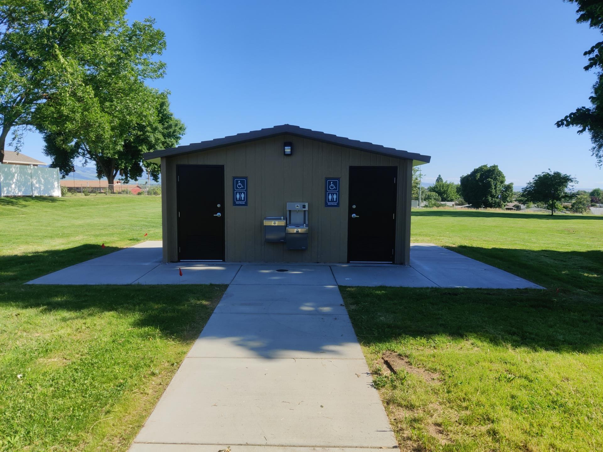 Vista Terrace Park Restroom Installation 2020 (3)