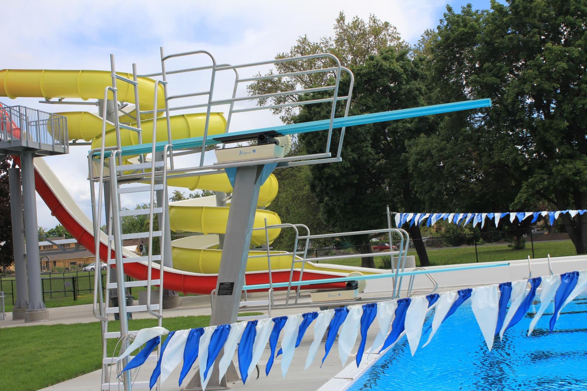 Veterans Memorial Pool - Diving Boards